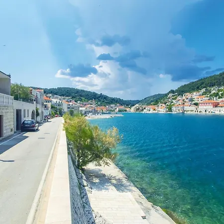 Holiday home Put Macela Pucisca